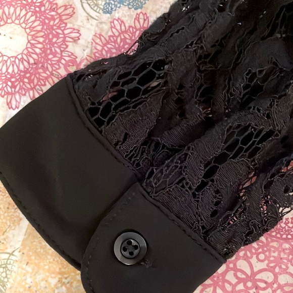 Kasper Woman’s V Neck Lace Sleeved Top - Picture 3 of 8